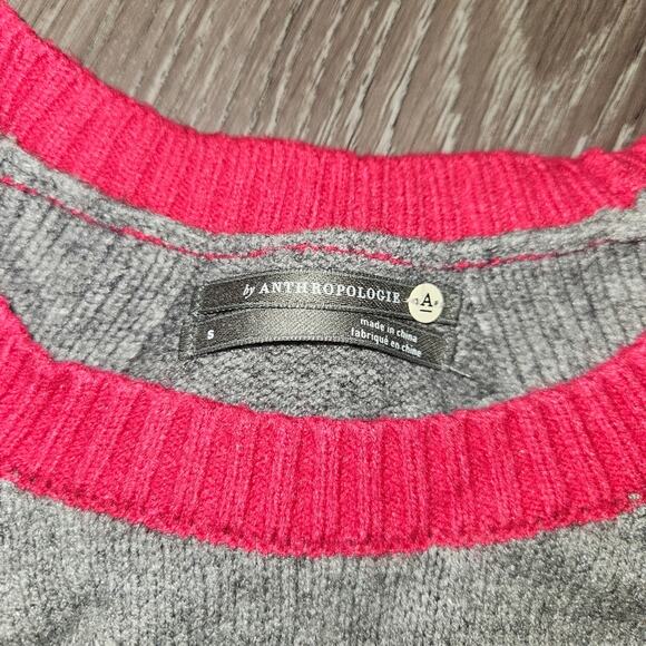 Anthropologie Pullover Pink Neck Line Grey Sweater Size Small - Picture 4 of 6